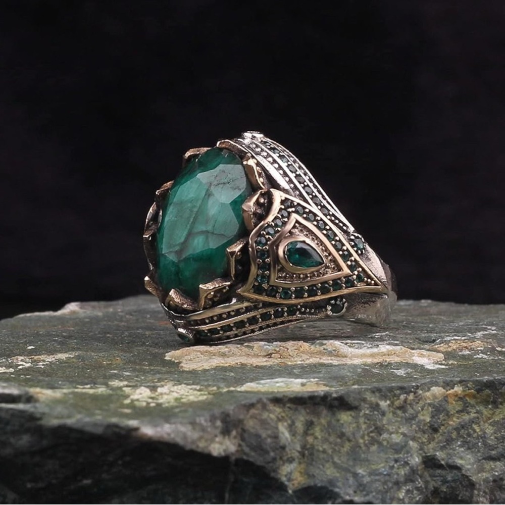 Vintage-Inspired Silver and Green Men's Ring